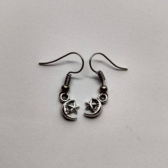 Jewelry - 5/$20 Cute moon and stars crescent earrings